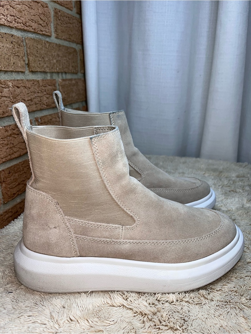 Nurture Rebalance Suede Leather Platform Chelsea Ankle Boots Taupe Beige Size 8.